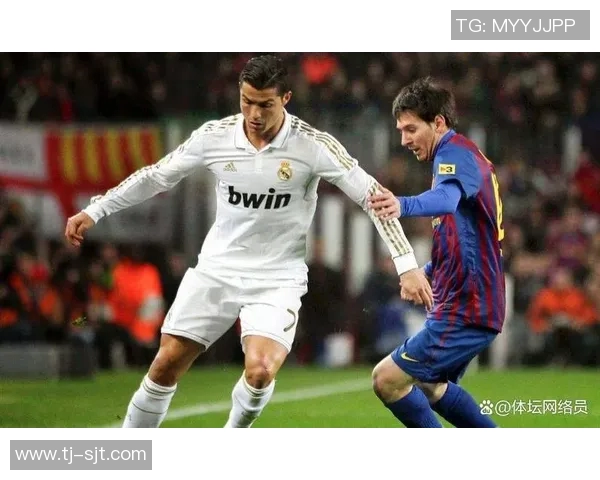 全球足坛顶级球星盘点：从梅西到C罗的传奇之路